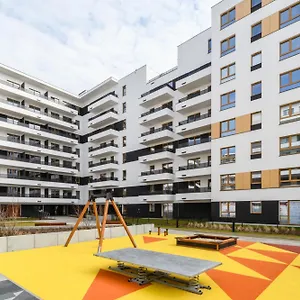 M&r Apartament: Premium Airport With Self Check-in Apartment
